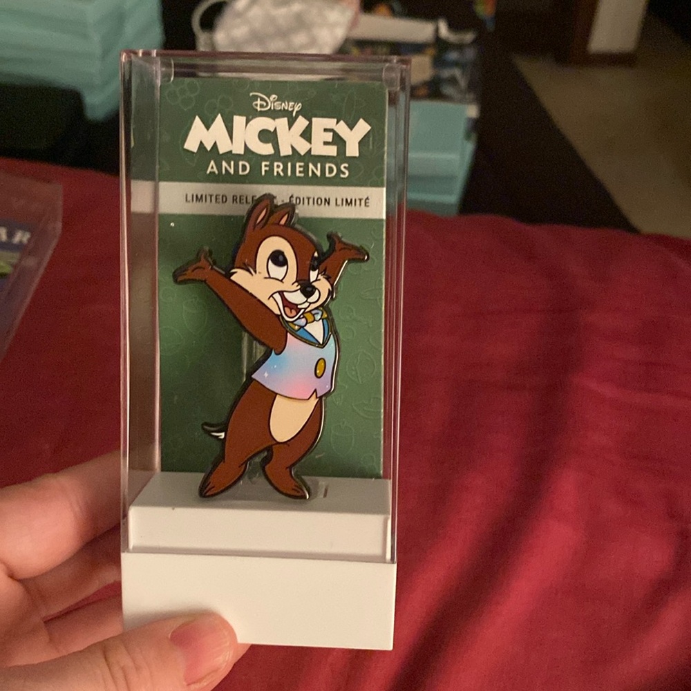 Disney Mickey and friends Chip FiGPiN